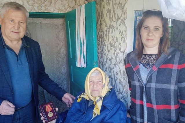 Поздравили с наступающими праздниками